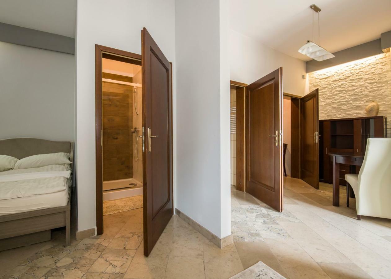 Apartamenty Na Warszawskiej Сєрадз Екстер'єр фото