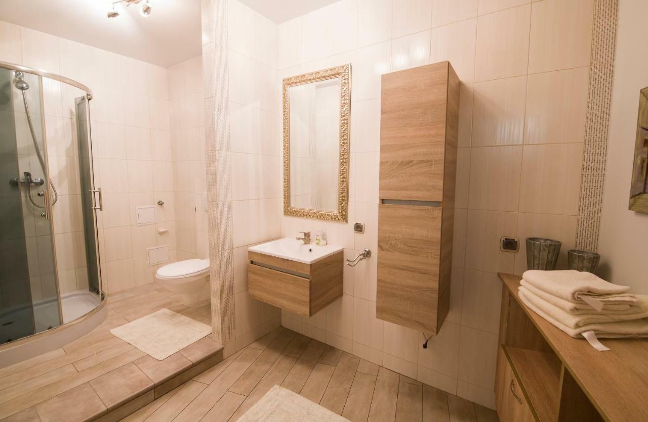 Apartamenty Na Warszawskiej Сєрадз Екстер'єр фото