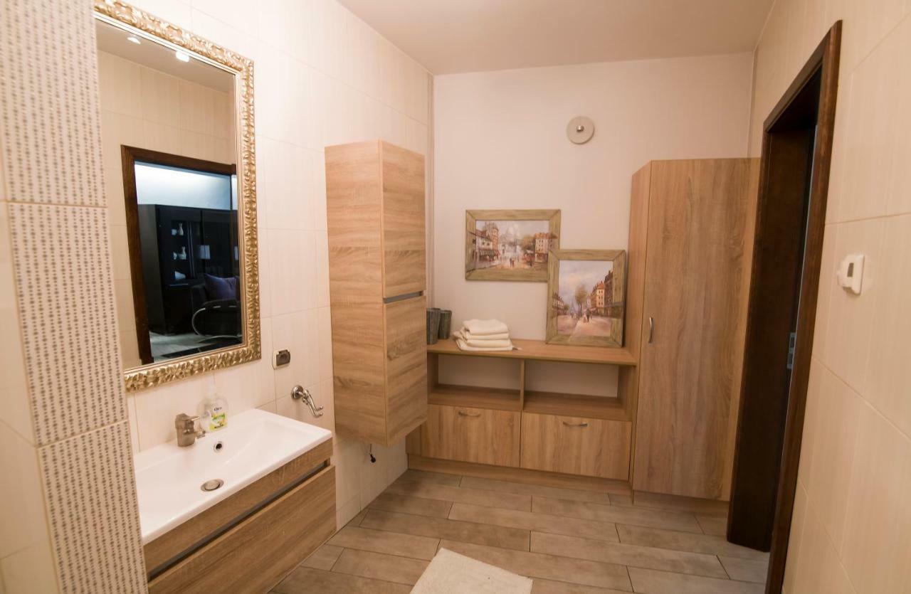 Apartamenty Na Warszawskiej Сєрадз Екстер'єр фото