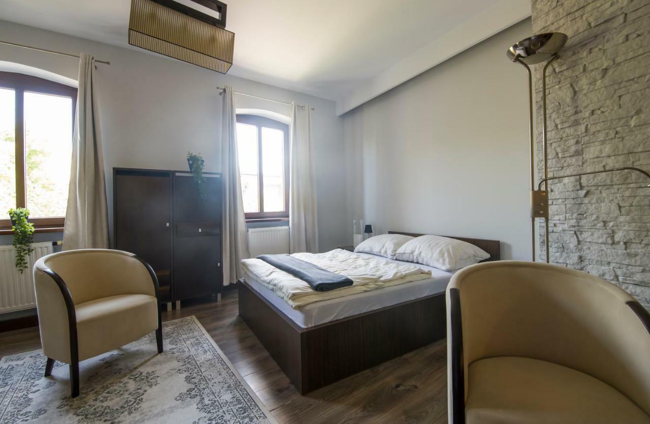 Apartamenty Na Warszawskiej Сєрадз Екстер'єр фото