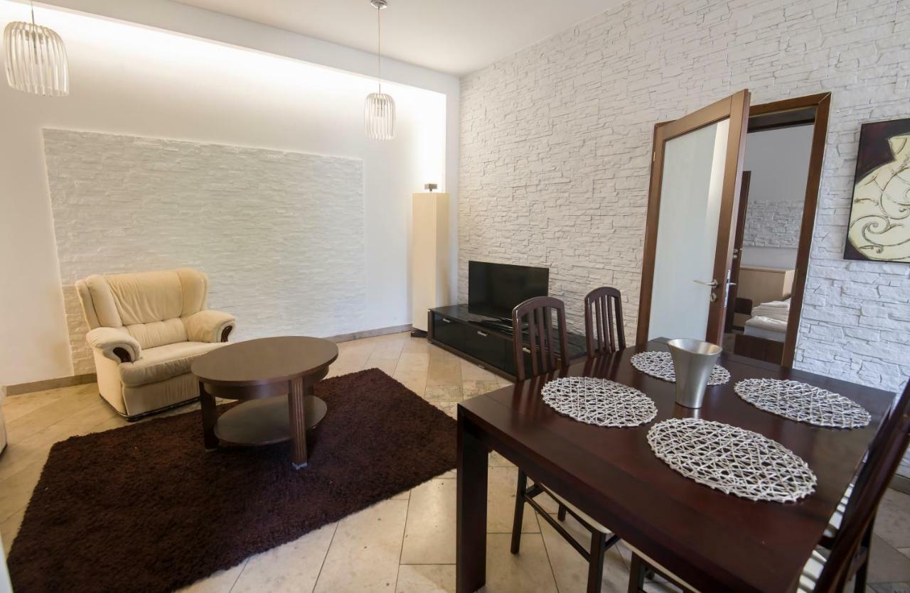 Apartamenty Na Warszawskiej Сєрадз Екстер'єр фото